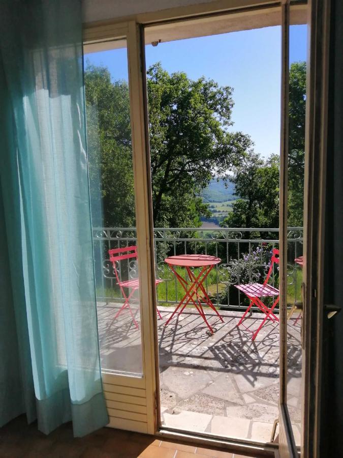 Bed and Breakfast Alabrena Feneyrols Екстер'єр фото