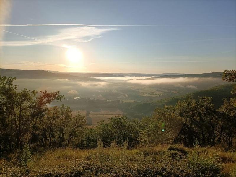 Bed and Breakfast Alabrena Feneyrols Екстер'єр фото